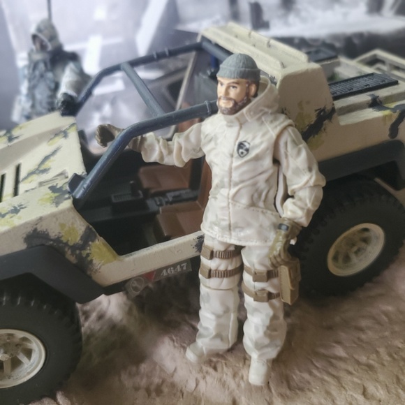 Custom arctic tundra VAMP. - Picture 2 of 6